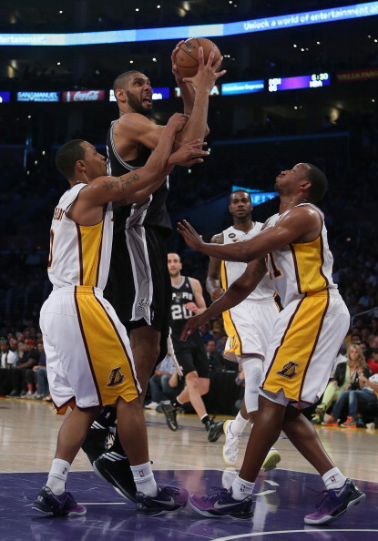 曾因对手违 曾因对手违