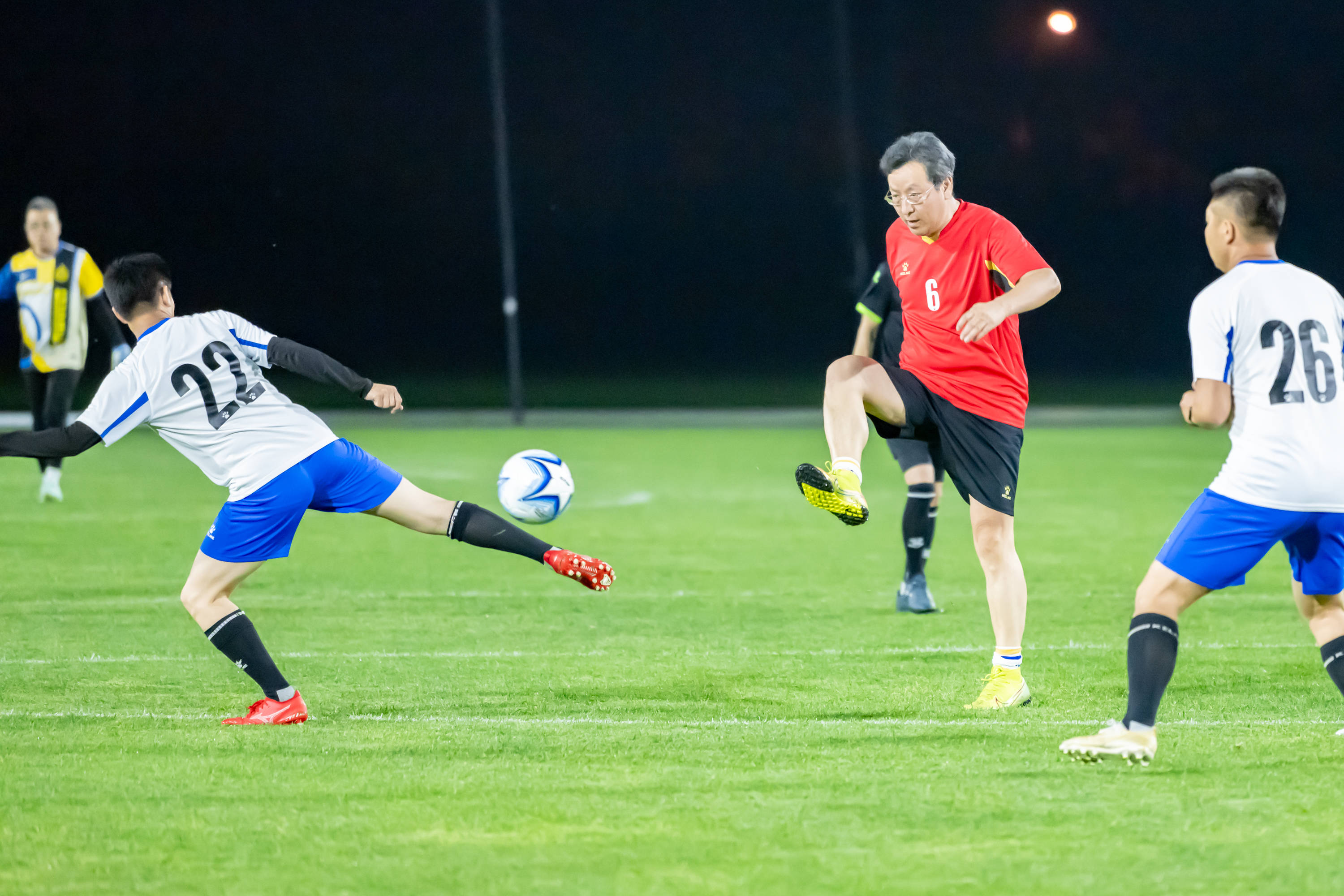 右路传中与 右路传中与